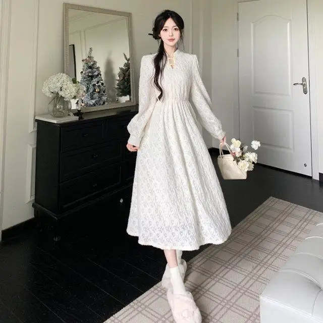 Korea Lace Hollow Long-Sleeved Dress Women Autumn Winter New Retro Elegant High-Waist Temperament Loose Design Long Skirt
Korea Lace Hollow Long-Sleeved Dress Women Autumn Winter New Retro Elegant High-Waist Temperament Loose Design Long Skirt