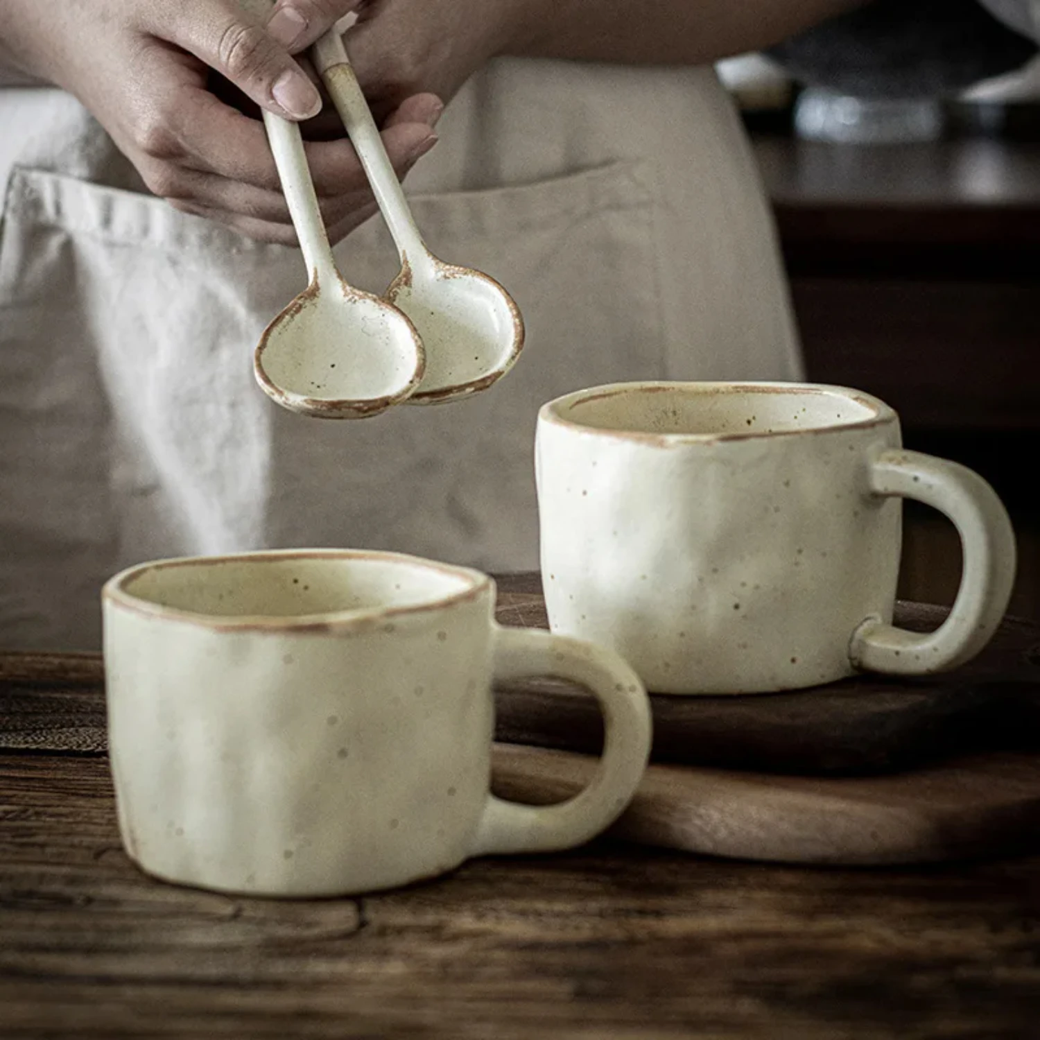 1PCS Japanese Vintage Ceramic Coffee Mug Breakfast Milk Mug Water Cup Latte Coffee Cup Office Couple Cup Gift Friends
1PCS Japanese Vintage Ceramic Coffee Mug Breakfast Milk Mug Water Cup Latte Coffee Cup Office Couple Cup Gift Friends