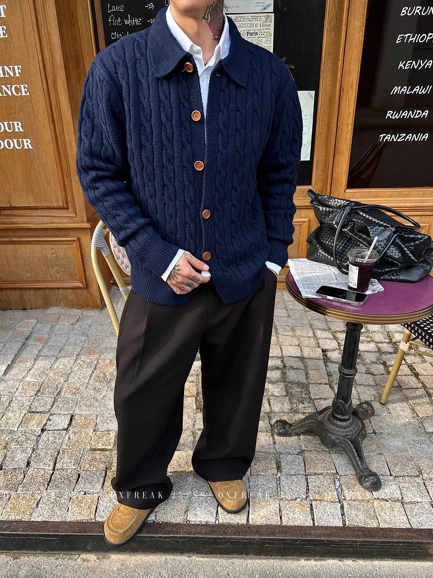 Warm Knitted Men's Cardigan Sweater in with Twill Texture Autumn Winter Faionable Casual Loose Fit Button up
Warm Knitted Men's Cardigan Sweater in with Twill Texture Autumn Winter Faionable Casual Loose Fit Button up