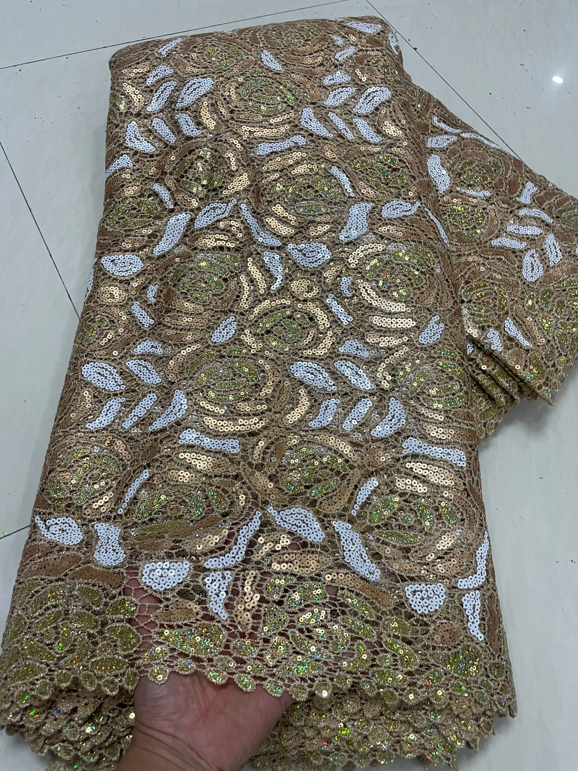 2025 Latest Guipure Cord Lace 5 Yards African Water Soluble Lace Fabric Embroidery Lace French Lace High Quality For Women Dress
2025 Latest Guipure Cord Lace 5 Yards African Water Soluble Lace Fabric Embroidery Lace French Lace High Quality For Women Dress