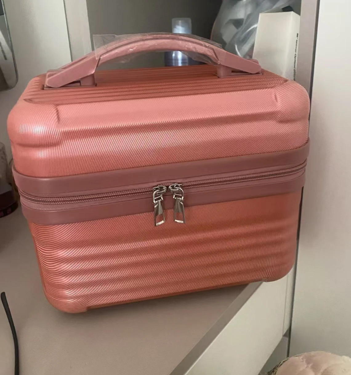 New Fashion Professional Makeup Bag Women Cosmetic Case Female Korean Make Up Organizers Box Storage Organizer Travel Bags
New Fashion Professional Makeup Bag Women Cosmetic Case Female Korean Make Up Organizers Box Storage Organizer Travel Bags
