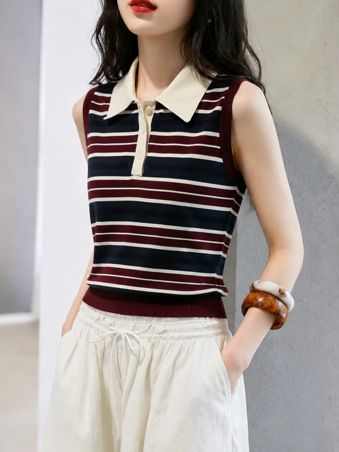 Ice Silk Knitted Neck Vest Color Block Striped Design Summer Commute Versatile Sleeveless Top Korean Style Straight Cut
Ice Silk Knitted Neck Vest Color Block Striped Design Summer Commute Versatile Sleeveless Top Korean Style Straight Cut