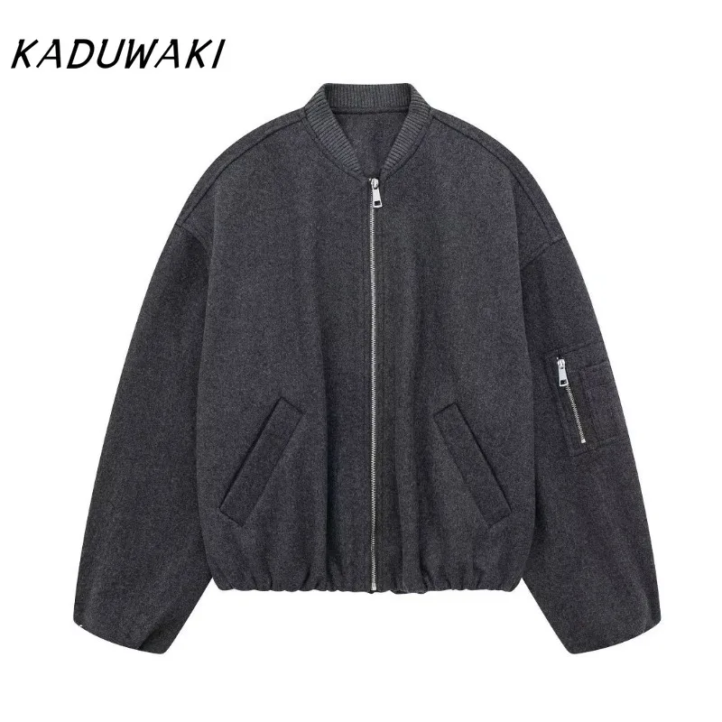 KADUWAKI модная однотонная куртка-бомбер для женщин, осеннее пальто с длинными рукавами и карманами на молнии, женская уличная женская верхняя одежда с воротником-стойкой
KADUWAKI модная однотонная куртка-бомбер для женщин, осеннее пальто с длинными рукавами и карманами на молнии, женская уличная женская верхняя одежда с воротником-стойкой