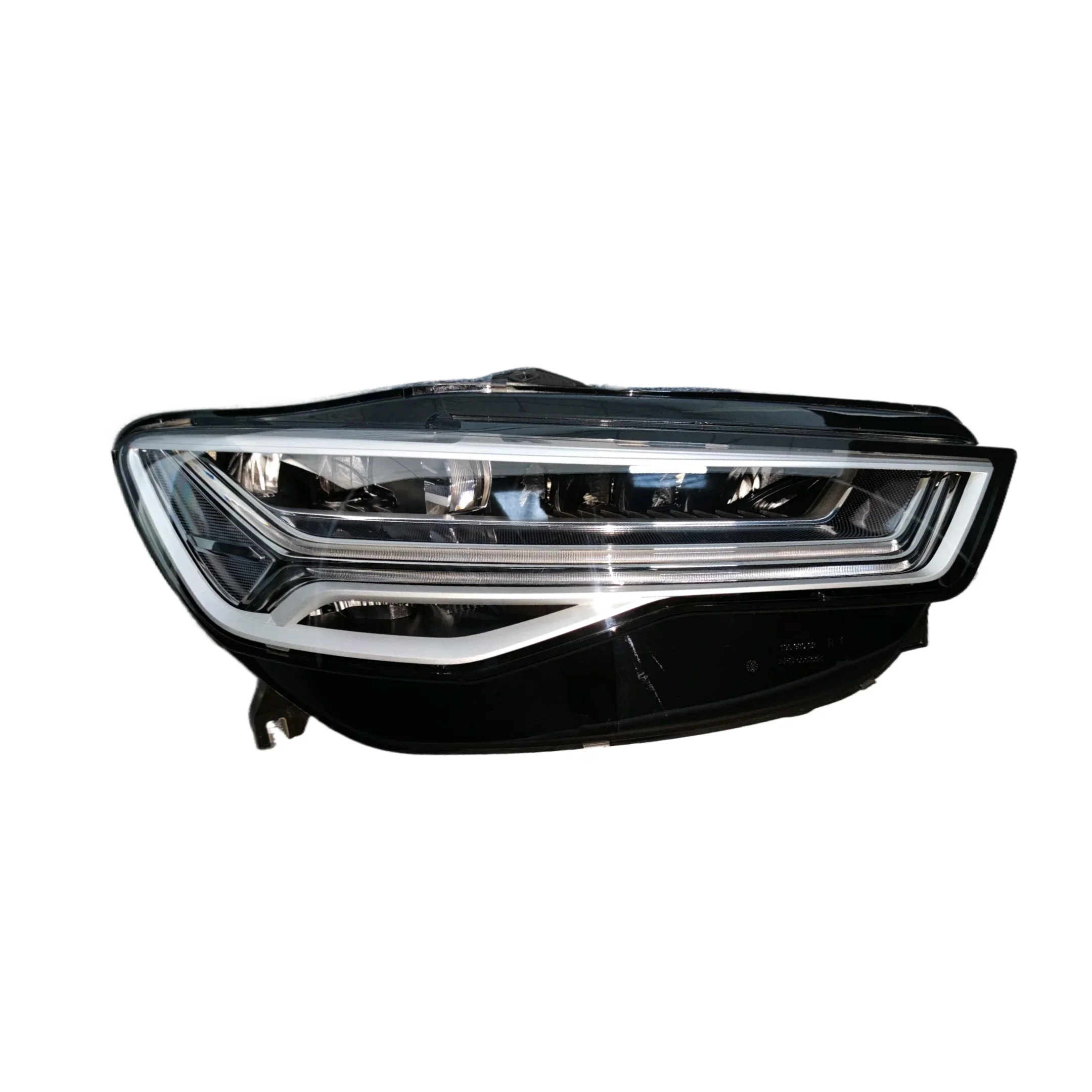 Suitable for high-quality automatic lighting system LED headlights of Audi A6 C7 cars
Suitable for high-quality automatic lighting system LED headlights of Audi A6 C7 cars