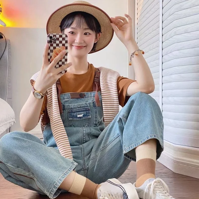 Vintage Hong Kong Sle Women's Denim Overalls Agel Design High Waist Long Pants Button Closure Spring Autumn Collection
Vintage Hong Kong Sle Women's Denim Overalls Agel Design High Waist Long Pants Button Closure Spring Autumn Collection