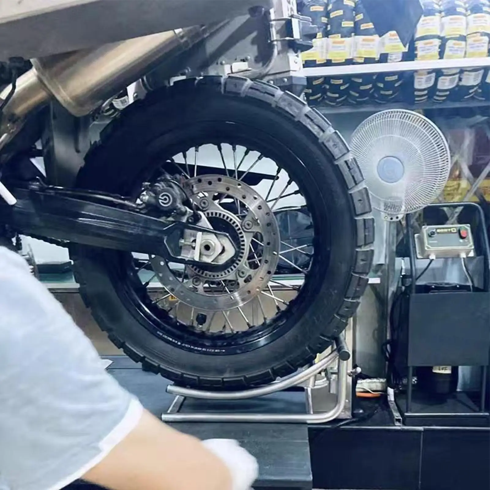 Подставка для замены шин мотоцикла, регулируемая по высоте подъемная стойка, вспомогательный инструмент для удаления шин для мотоцикла, велосипеда, квадроцикла
Подставка для замены шин мотоцикла, регулируемая по высоте подъемная стойка, вспомогательный инструмент для удаления шин для мотоцикла, велосипеда, квадроцикла