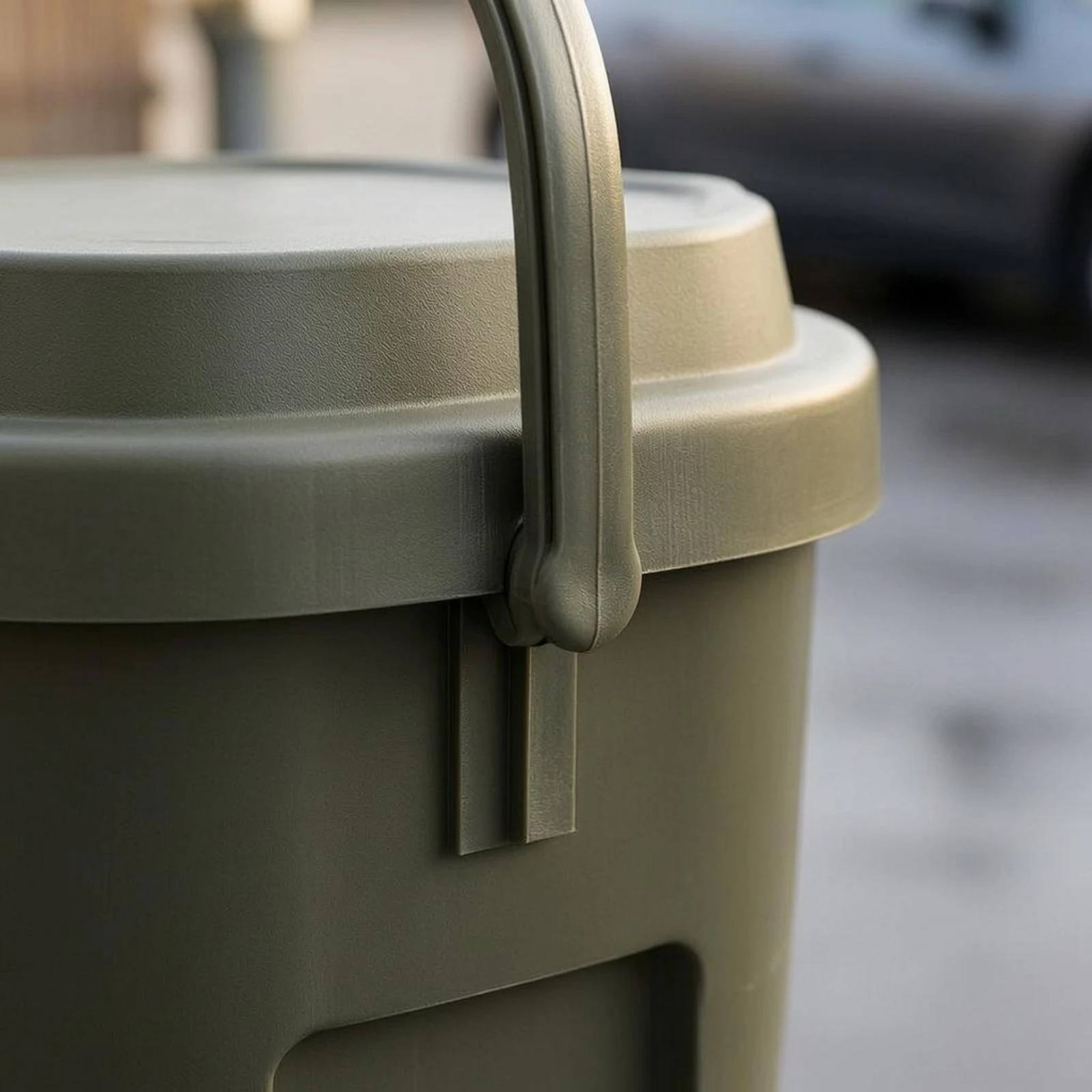 Lidded Plastic Pail with Lid Rectangular Pail Heavy Duty Pail Large Capacity Storage Container Easy to Clean
Lidded Plastic Pail with Lid Rectangular Pail Heavy Duty Pail Large Capacity Storage Container Easy to Clean