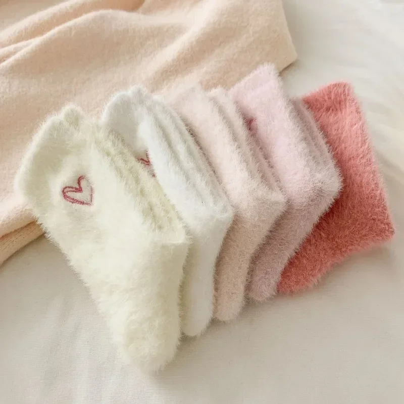 Women's Thickened Mink Fur Socks Pink Heart Embroidery Plush Sleepwear Solid Color Warm Middle Tube Autumn Winter Home Stockings
Women's Thickened Mink Fur Socks Pink Heart Embroidery Plush Sleepwear Solid Color Warm Middle Tube Autumn Winter Home Stockings