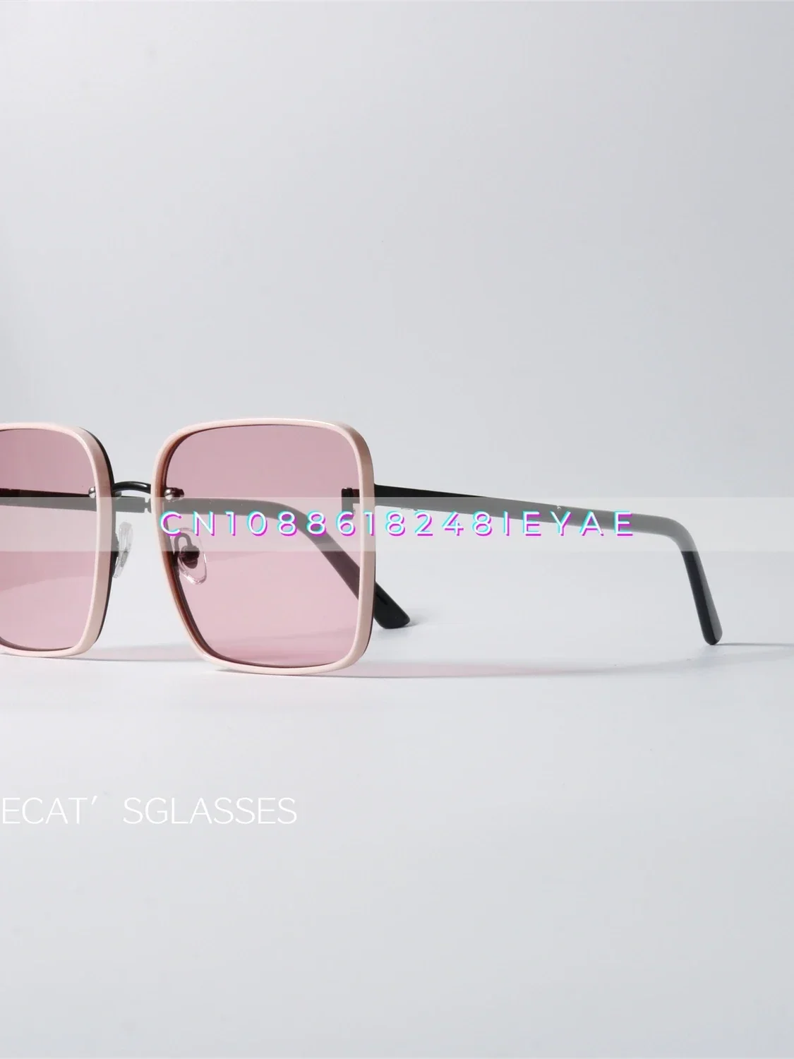 Niche Box Contrasting Color Design Sunglasses UV400 Anti-ultraviolet Radiation Macaron Color Scheme Personalized Sunglasses
Niche Box Contrasting Color Design Sunglasses UV400 Anti-ultraviolet Radiation Macaron Color Scheme Personalized Sunglasses