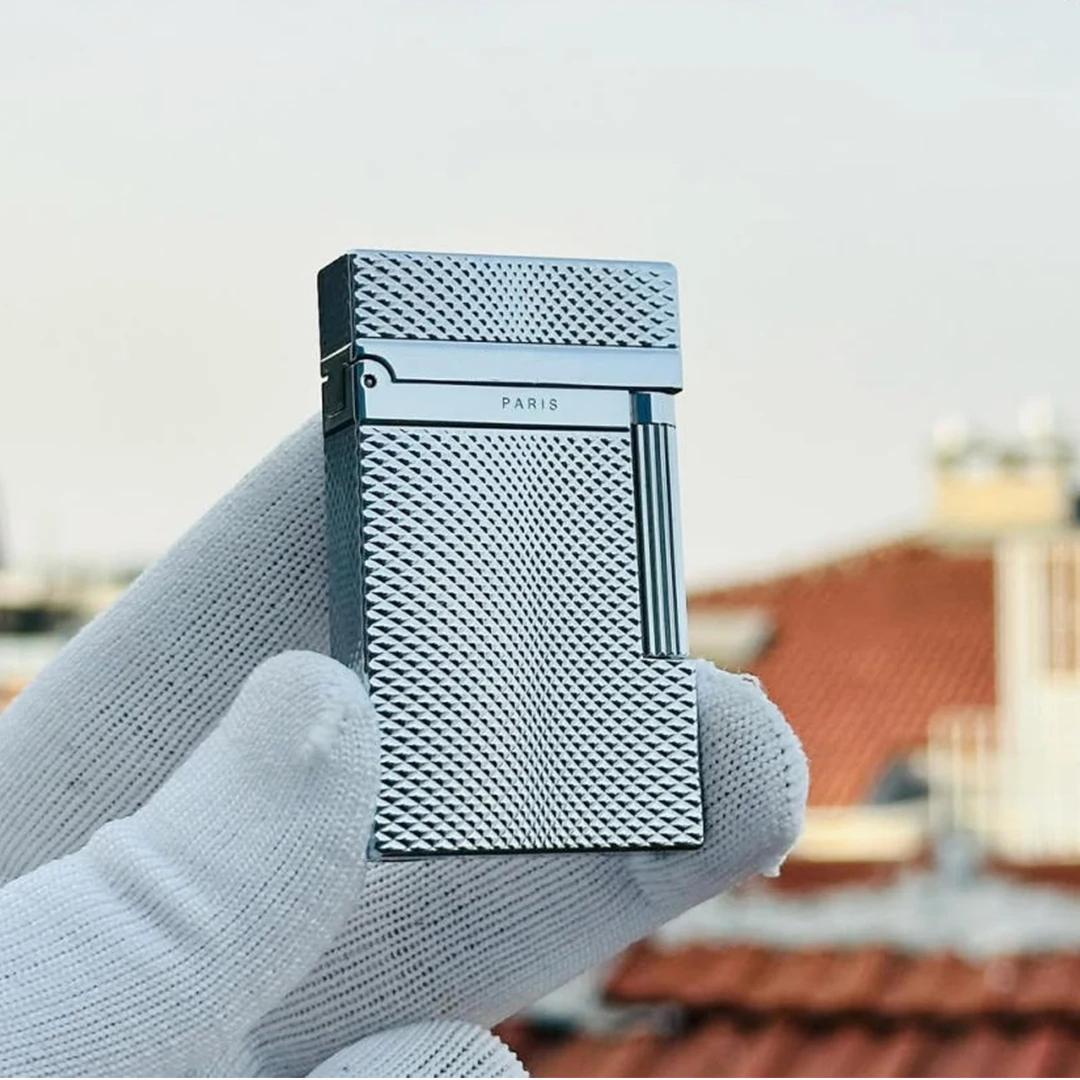 DP Ligne 2 Lighter Pyrotechnics Brass Metal Smoke Gadgets Strong Fire Man Gift Butane Gas Inflatable Gas Ping Sound
DP Ligne 2 Lighter Pyrotechnics Brass Metal Smoke Gadgets Strong Fire Man Gift Butane Gas Inflatable Gas Ping Sound