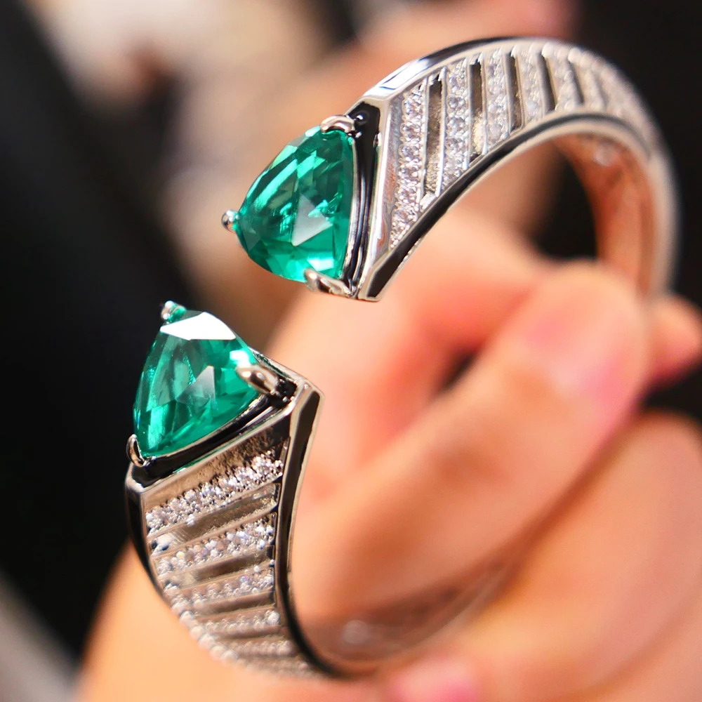 AYJEWELRY женские браслеты-манжеты, браслеты с двойным треугольником, изумрудом, зеленым цирконом, кристаллом, черной эмалью, дизайнерские ювелирные изделия
AYJEWELRY женские браслеты-манжеты, браслеты с двойным треугольником, изумрудом, зеленым цирконом, кристаллом, черной эмалью, дизайнерские ювелирные изделия