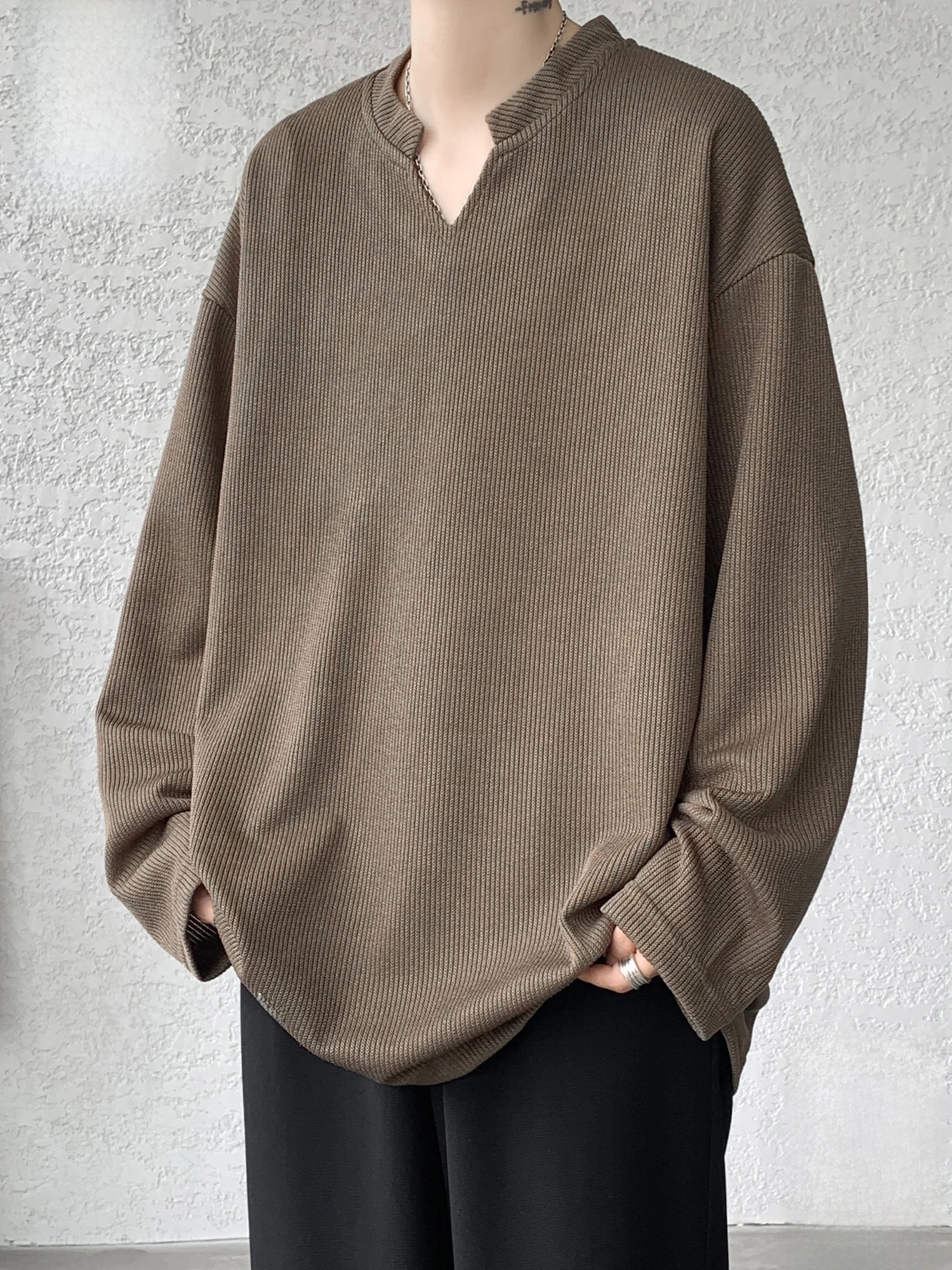 Мужская футболка Paul Frank свободного кроя с длинным рукавом и V-образным вырезом, новая весенняя коллекция, повседневная базовая однотонная футболка из полиэстера, удобная
Мужская футболка Paul Frank свободного кроя с длинным рукавом и V-образным вырезом, новая весенняя коллекция, повседневная базовая однотонная футболка из полиэстера, удобная