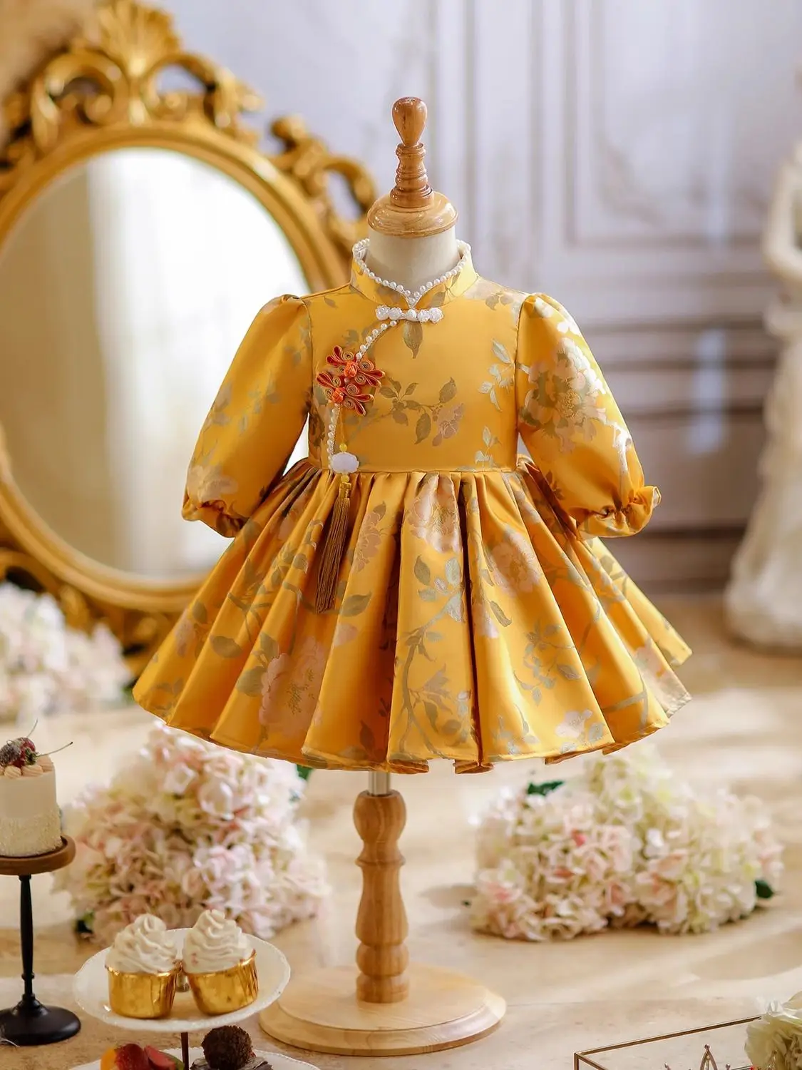 Girls' New Year's Dress Spring and Autumn New Chinese Style Birthday Banquet Hanfu
Girls' New Year's Dress Spring and Autumn New Chinese Style Birthday Banquet Hanfu