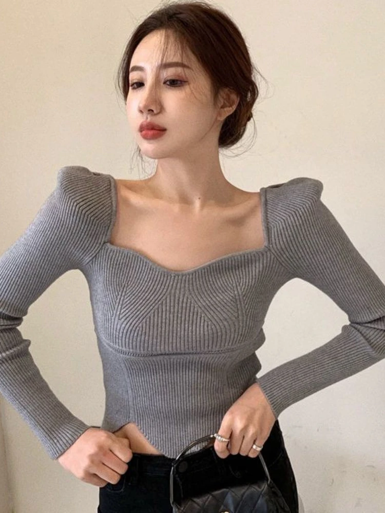 2024 New Women's Knitted Bottoming Shirt Loose Autumn and Winter New Square Neck Sweater with Long Sleeves Fashion Tops T451
2024 New Women's Knitted Bottoming Shirt Loose Autumn and Winter New Square Neck Sweater with Long Sleeves Fashion Tops T451