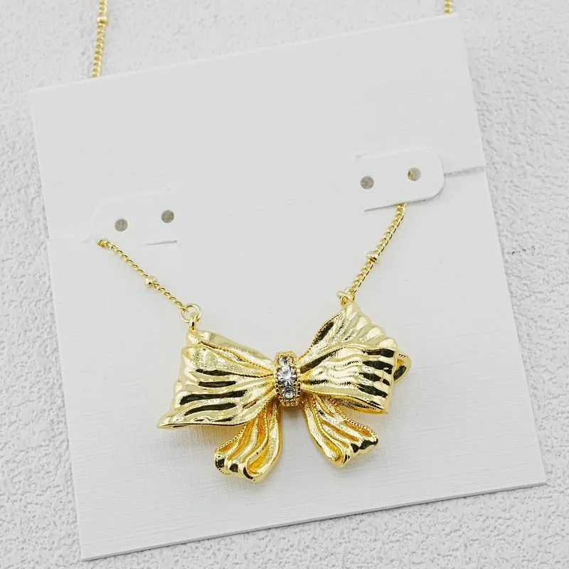 VKVVA Fashion Jewelry Unique Sweet Gold-plate Zircon Bow Pendant Necklace for Women Girls Gifts for Lover
VKVVA Fashion Jewelry Unique Sweet Gold-plate Zircon Bow Pendant Necklace for Women Girls Gifts for Lover