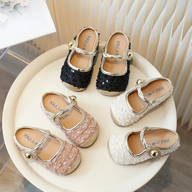 2024 Summer Fashion Children Half Slippers for Girls Korean Style with Sequin Soft Bottom Breathable Cool Sweet Beach Shoes
2024 Summer Fashion Children Half Slippers for Girls Korean Style with Sequin Soft Bottom Breathable Cool Sweet Beach Shoes