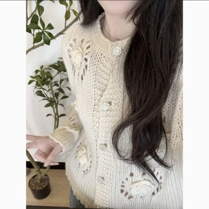 Women Clothing Autumn Winter Korean Fashion Button Solid Color Knitting O-neck Female Appear Thin Cardigan Sweater Coat Top Tee
Women Clothing Autumn Winter Korean Fashion Button Solid Color Knitting O-neck Female Appear Thin Cardigan Sweater Coat Top Tee