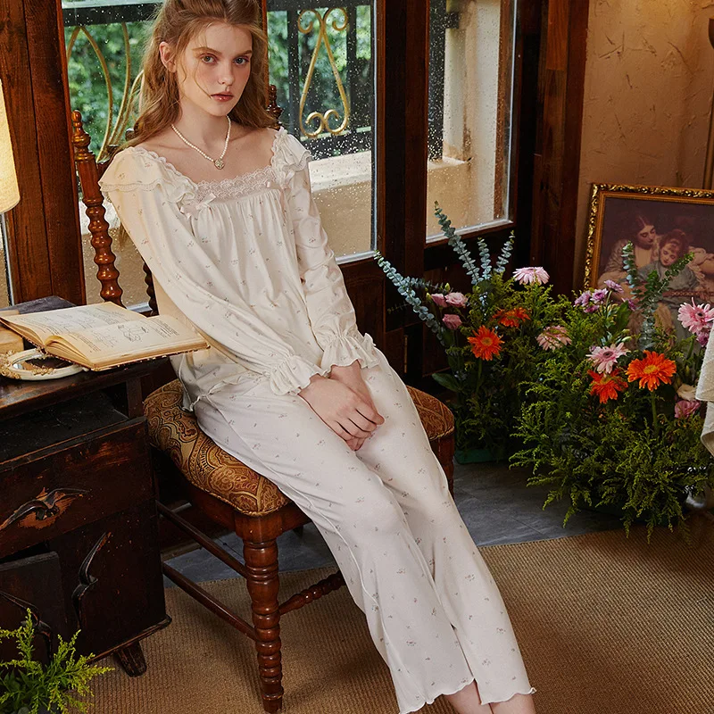 Vintage Modal Tops Pants Loungewear Sweet Square Collar Pajamas Autumn Women Sweet Lace Pajama Sets Princess Sleepwear Nightwear
Vintage Modal Tops Pants Loungewear Sweet Square Collar Pajamas Autumn Women Sweet Lace Pajama Sets Princess Sleepwear Nightwear