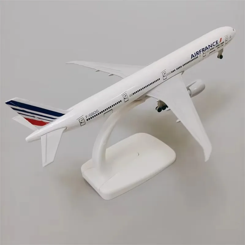 20 см Air France Airlines Boeing 777 B777 Airways из сплава металла 1:400 модель самолета литая под давлением модель самолета и колеса самолета
20 см Air France Airlines Boeing 777 B777 Airways из сплава металла 1:400 модель самолета литая под давлением модель самолета и колеса самолета