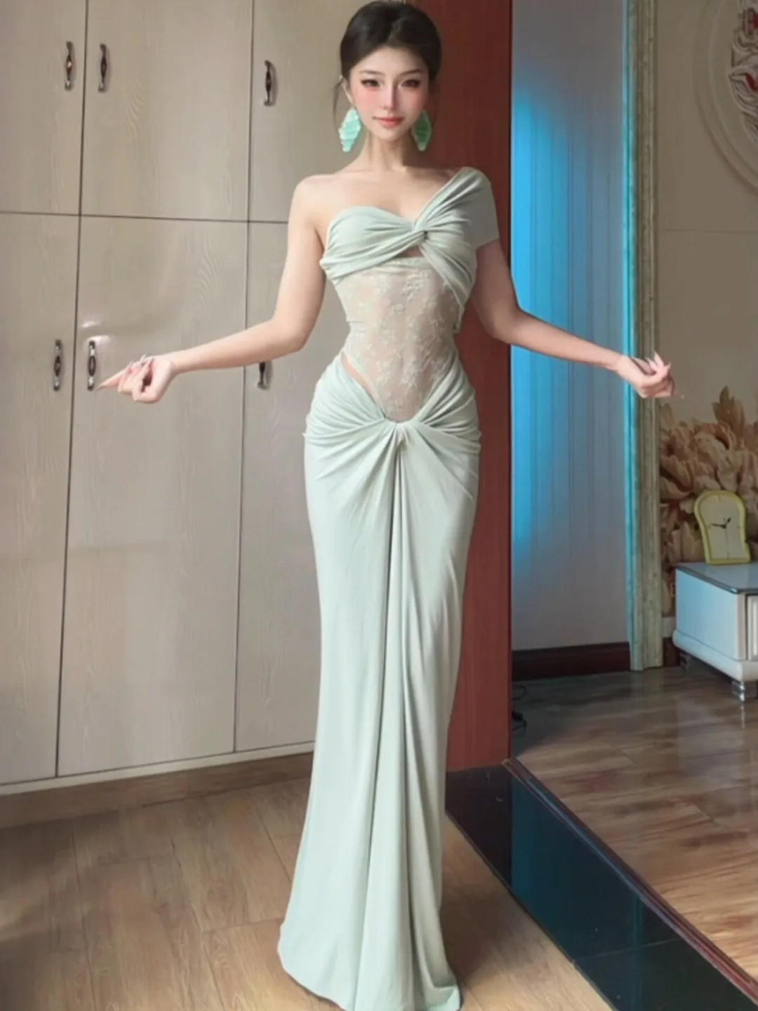 Beachwear Unique Shoulder Design Slim Fit Long Dress Summer Collection High Waist Polymodal Fiber Casual Elegant Women's Dress
Beachwear Unique Shoulder Design Slim Fit Long Dress Summer Collection High Waist Polymodal Fiber Casual Elegant Women's Dress