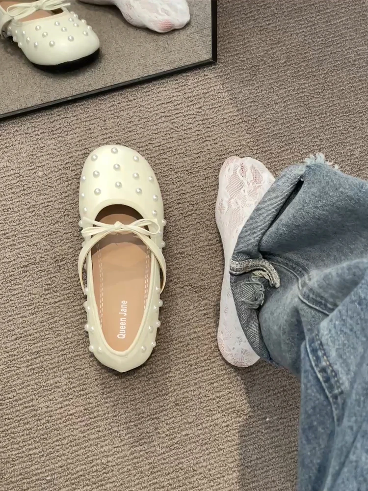 White Retro Flat Mouth Single Shoes Summer 2026 Fashion Soft Bottom Mary Janes Match Skirts Comfortable round Toe Flats
White Retro Flat Mouth Single Shoes Summer 2026 Fashion Soft Bottom Mary Janes Match Skirts Comfortable round Toe Flats