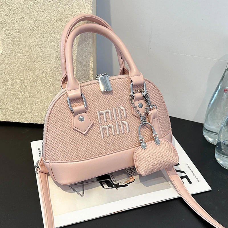 Luxury Women Elegant Leather Fashion Shoulder Bag High End Designer Tote Handbag For Stylish City Daily Use
Luxury Women Elegant Leather Fashion Shoulder Bag High End Designer Tote Handbag For Stylish City Daily Use