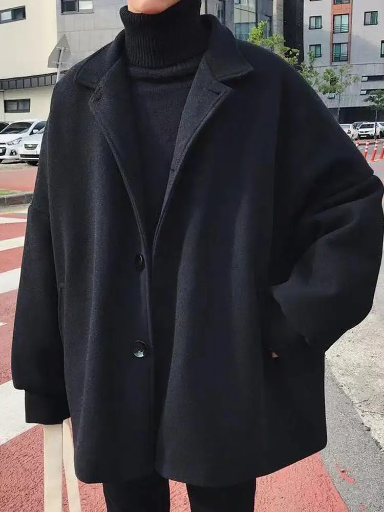 Men's Thiened Woolen Coat 2025 Autumn Winter Loose Fit Faionable Korean Sle Youth Student Long Sve Single Button
Men's Thiened Woolen Coat 2025 Autumn Winter Loose Fit Faionable Korean Sle Youth Student Long Sve Single Button