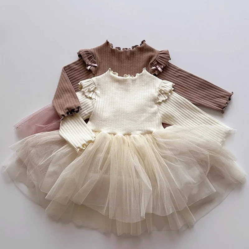 Korean autumn and winter girls' new dress fashionable small flying sleeves ruffle edge cute sweet mesh princess dress
Korean autumn and winter girls' new dress fashionable small flying sleeves ruffle edge cute sweet mesh princess dress