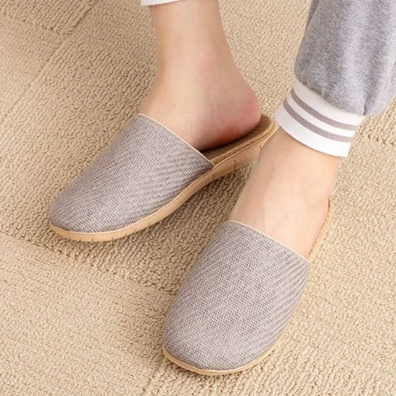 Slippers for Men Indoor Soft Flat Sabot Sandals Man House Walk Around Home Rubber Designer Luxury Clappers 2025 Trend Y2k Shoes
Slippers for Men Indoor Soft Flat Sabot Sandals Man House Walk Around Home Rubber Designer Luxury Clappers 2025 Trend Y2k Shoes