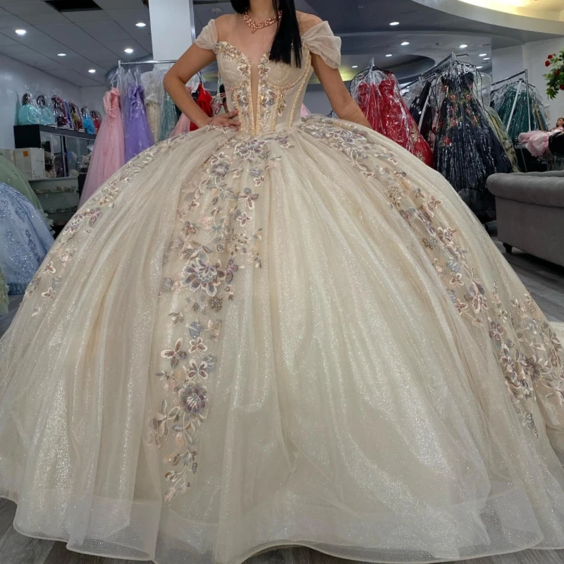 Champagne Quinceanera Dresses Off Shoulder Ball Gown Sweet 16 Dress Applique Lace Beads Tull Birthday Party Vestidos 15 Anos
Champagne Quinceanera Dresses Off Shoulder Ball Gown Sweet 16 Dress Applique Lace Beads Tull Birthday Party Vestidos 15 Anos