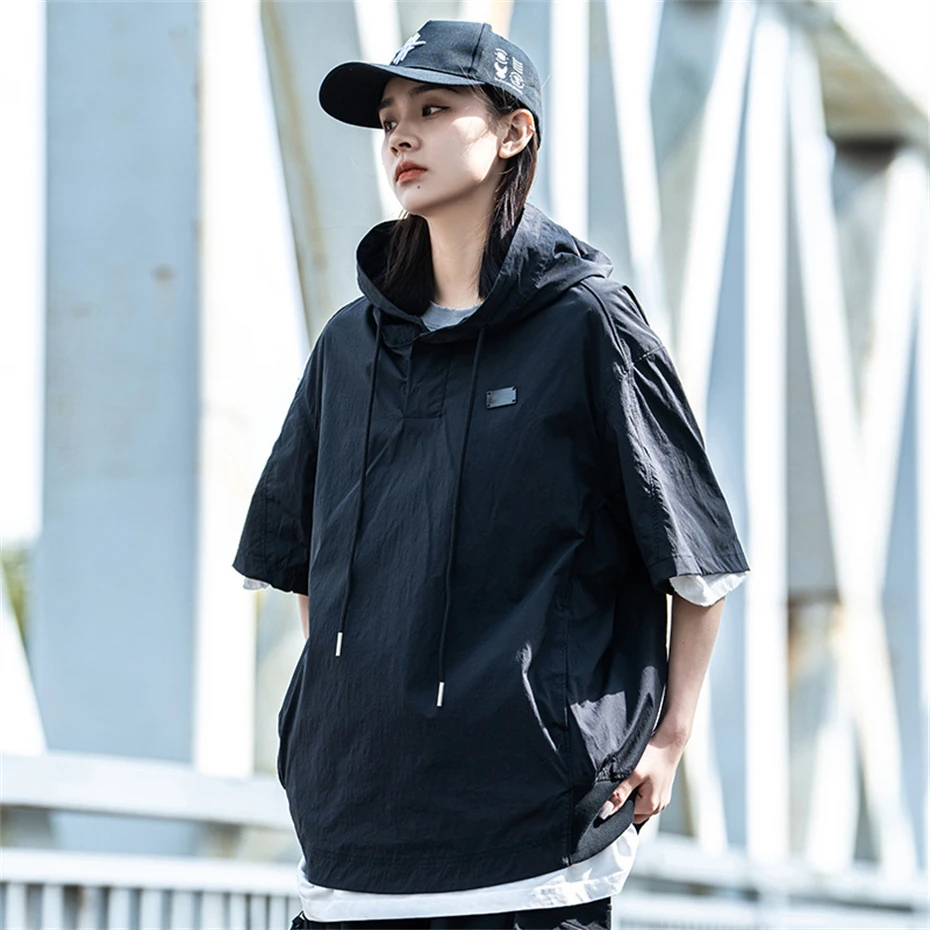 Summer Sunscreen T-Shirts Men Women Black Hooded Short Sleeve T Shirts Streetwear Hip Hop Harajuku Loose Casual Tees Tops Male
Summer Sunscreen T-Shirts Men Women Black Hooded Short Sleeve T Shirts Streetwear Hip Hop Harajuku Loose Casual Tees Tops Male