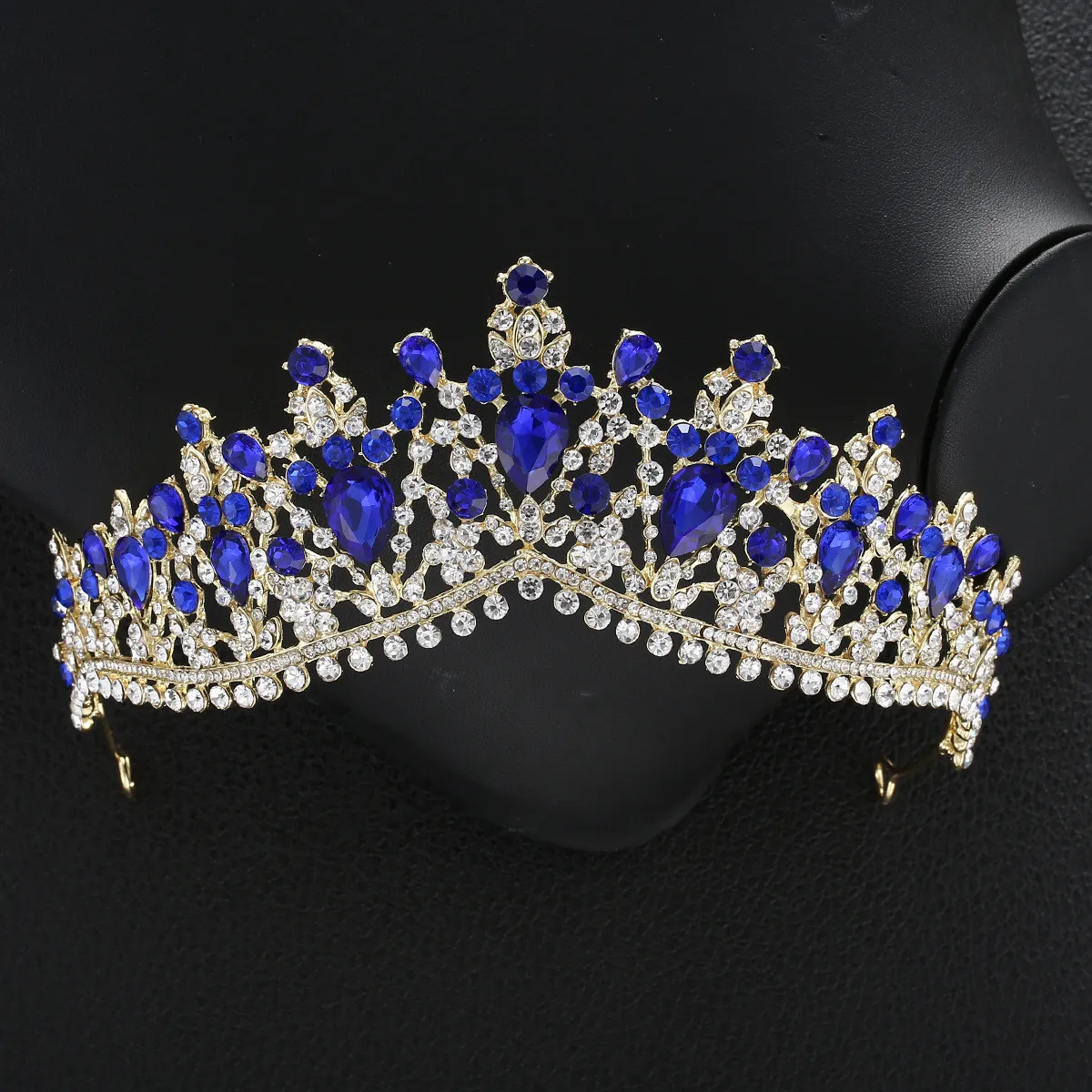 1Pcs Elegant Wedding Tiara Crown Rhinestone Alloy Hair Accessory for Bridal Party Prom Costume Photography Blue
1Pcs Elegant Wedding Tiara Crown Rhinestone Alloy Hair Accessory for Bridal Party Prom Costume Photography Blue