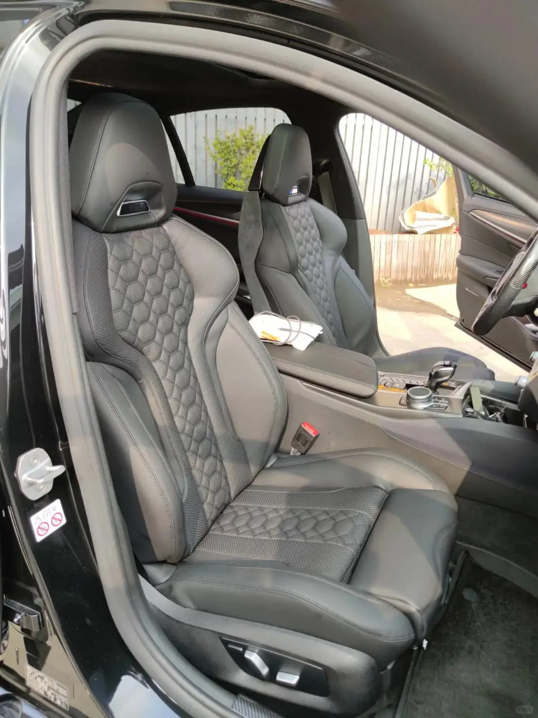 High End Electric Seat Upgrade for Premium Leather Combination in Black with Quilted Pattern
High End Electric Seat Upgrade for Premium Leather Combination in Black with Quilted Pattern