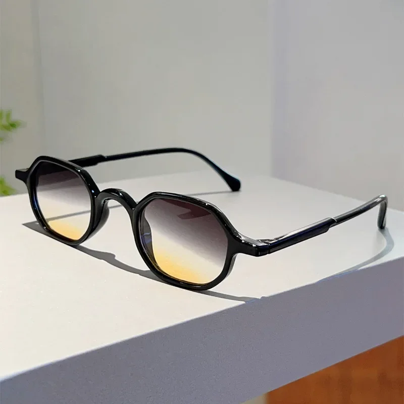 2025 New Retro Small Frame Square Sunglasses Women's Men's Popular Luxury Sunglasses Punk Hip Hop Outdoor Classic Shades UV400
2025 New Retro Small Frame Square Sunglasses Women's Men's Popular Luxury Sunglasses Punk Hip Hop Outdoor Classic Shades UV400