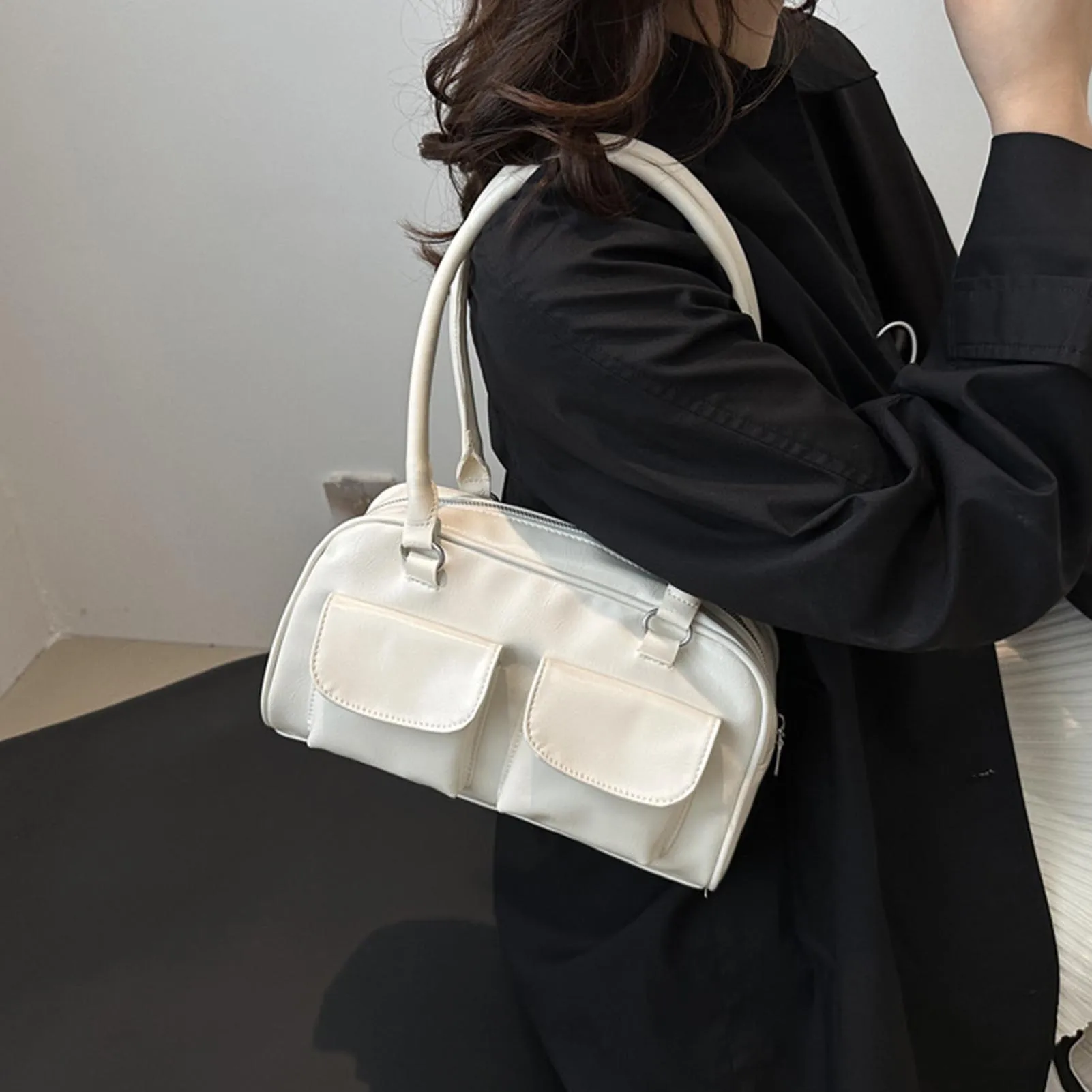 Women's PU Leather Shoulder Bag Easy to Clean Ladies Temperament Handbags for Ceremony and Other Holidays
Women's PU Leather Shoulder Bag Easy to Clean Ladies Temperament Handbags for Ceremony and Other Holidays
