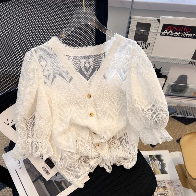 plus Size Women's Summer Lace Hollow out V Neck Shirt Cover Belly Slimming High Waist Geometric Pattern Korean Style Blouse
plus Size Women's Summer Lace Hollow out V Neck Shirt Cover Belly Slimming High Waist Geometric Pattern Korean Style Blouse