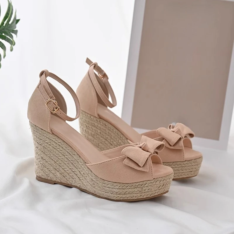 2026 New Grass Weaving Slope Heel Sandals for Women's Summer Outerwear, Small and Tall, Bow High Heel Sandals with One Button
2026 New Grass Weaving Slope Heel Sandals for Women's Summer Outerwear, Small and Tall, Bow High Heel Sandals with One Button