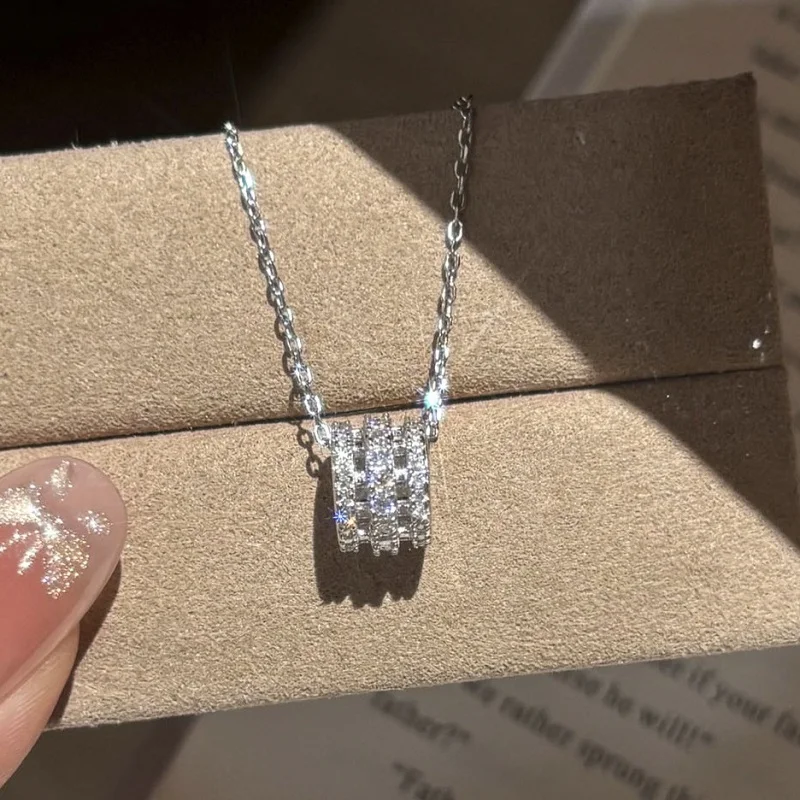Women's Exquisite 1ct Moissanite Pendant Necklace -Wedding Anniversary Gift & Engagement Pendant with 925 Sterling Silver Chain
Women's Exquisite 1ct Moissanite Pendant Necklace -Wedding Anniversary Gift & Engagement Pendant with 925 Sterling Silver Chain