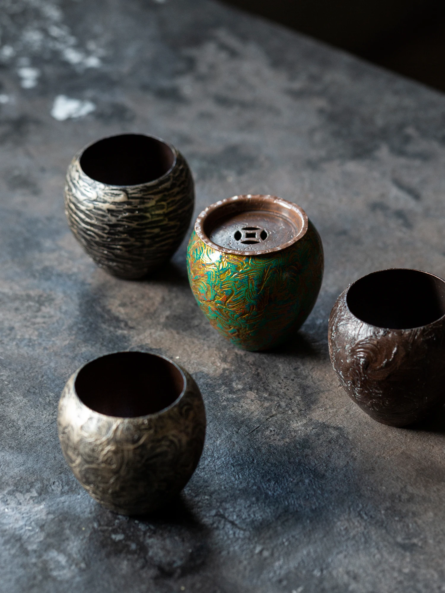 Медная форма ручной работы для традиционной китайской чайной церемонии, маленькая чашка для чая, лакированная чайница-подставка
Медная форма ручной работы для традиционной китайской чайной церемонии, маленькая чашка для чая, лакированная чайница-подставка