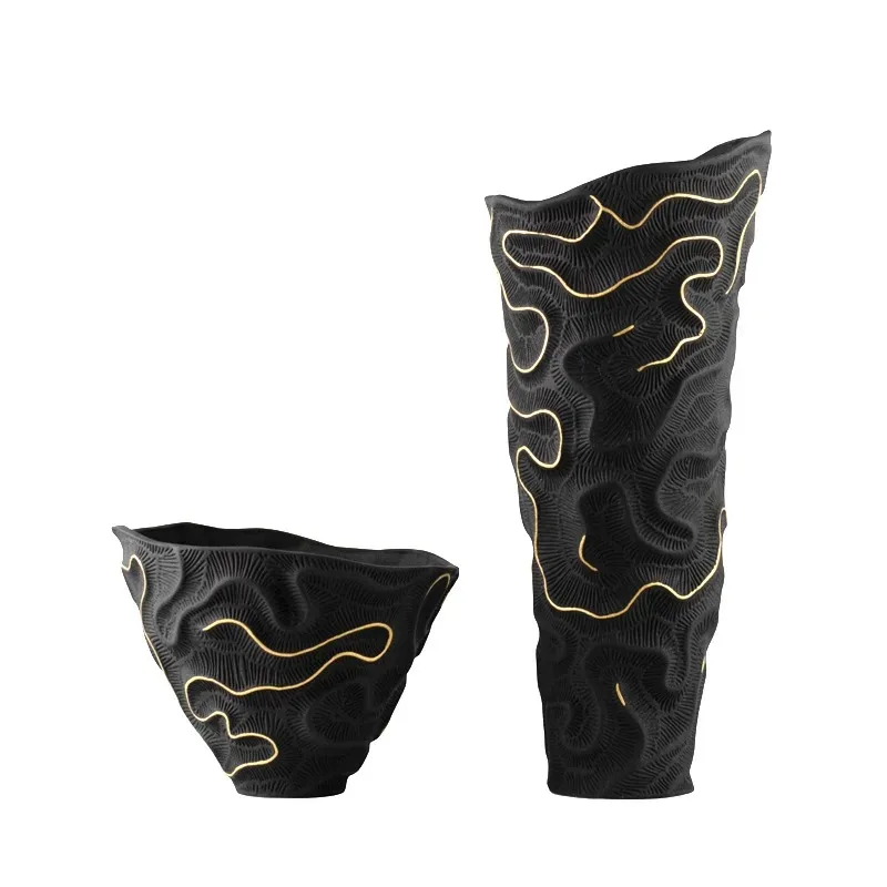 Light luxury and simple, ceramic earthworm walking pattern vase ornament, handicrafts in the sales office, model house flower
Light luxury and simple, ceramic earthworm walking pattern vase ornament, handicrafts in the sales office, model house flower