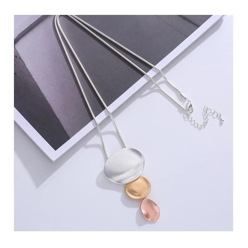 Special for Popular Women's Niche Design Women's Clothing Jewelry, Pendants, Long Chains, Necklaces, Sweater Chains.
Special for Popular Women's Niche Design Women's Clothing Jewelry, Pendants, Long Chains, Necklaces, Sweater Chains.