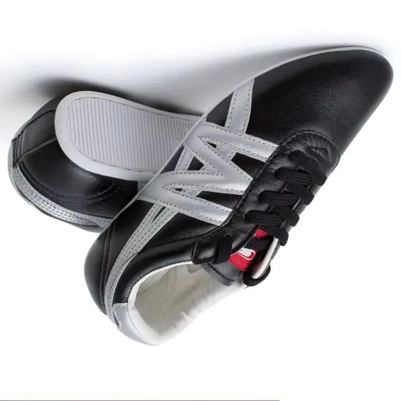 Professional Martial Arts Shoes Men Comfortable Traditional Kung Fu Shoes Anti-Slip Taiji Shoes for Men Unisex Wushu Shoe Mans
Professional Martial Arts Shoes Men Comfortable Traditional Kung Fu Shoes Anti-Slip Taiji Shoes for Men Unisex Wushu Shoe Mans