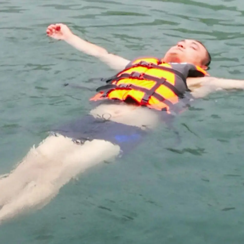 Спасательный жилет для взрослых с ремнями безопасности, водонепроницаемый, со свистком для выживания, для водных видов спорта, портативный, легко регулируемый
Спасательный жилет для взрослых с ремнями безопасности, водонепроницаемый, со свистком для выживания, для водных видов спорта, портативный, легко регулируемый