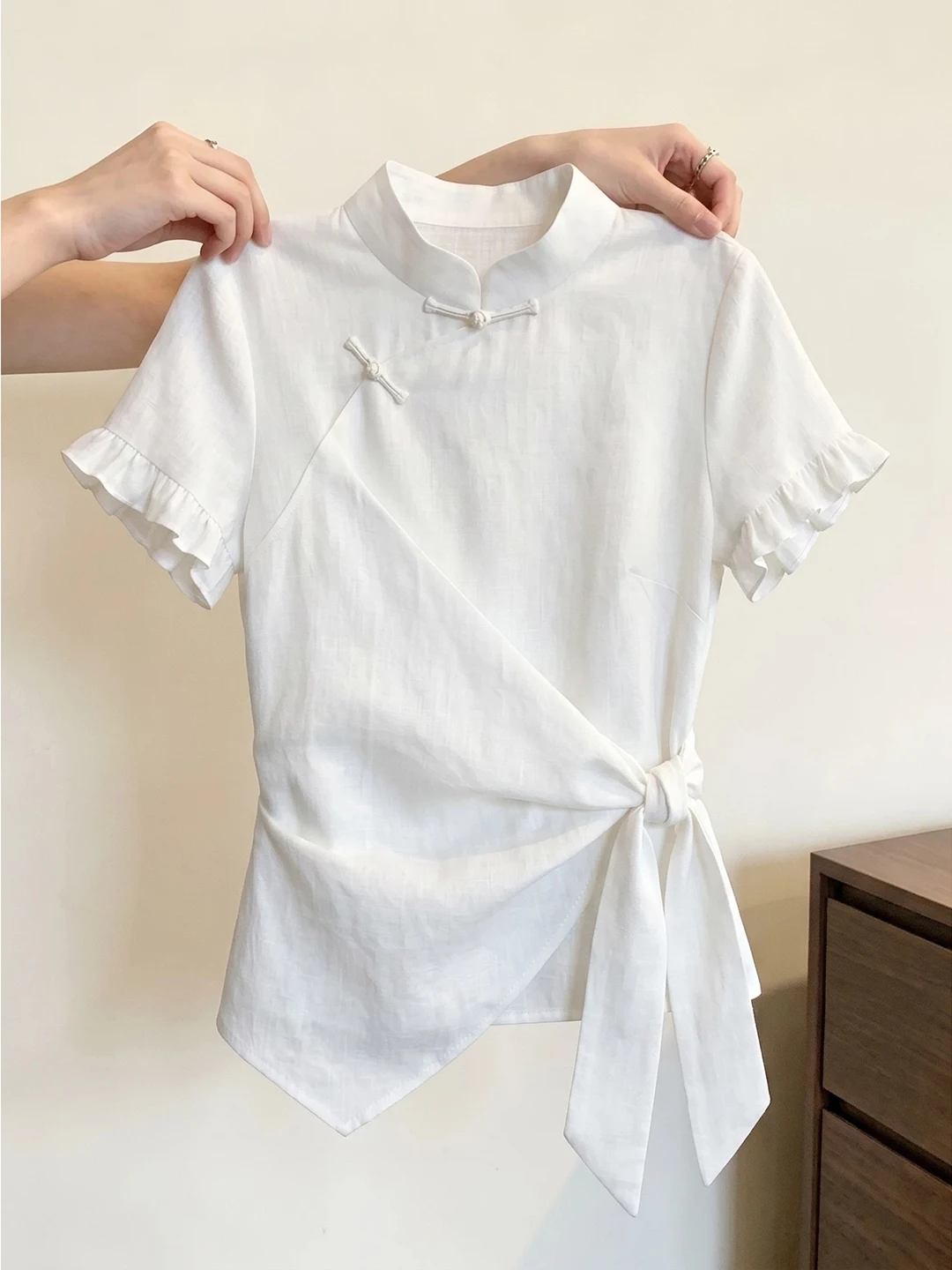 Stylish White Shirt Women's Fashion Minimalist Chinese Style New Summer 2026 Small Top Beautiful Attractive Elegant
Stylish White Shirt Women's Fashion Minimalist Chinese Style New Summer 2026 Small Top Beautiful Attractive Elegant