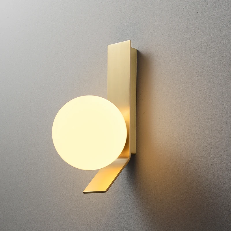 Creative Copper Sconce Wall Light Fixture Decoration Glass Ball Wall Lamp Home Indoor Modern Wall Lighting Bedroom/living Room
Creative Copper Sconce Wall Light Fixture Decoration Glass Ball Wall Lamp Home Indoor Modern Wall Lighting Bedroom/living Room