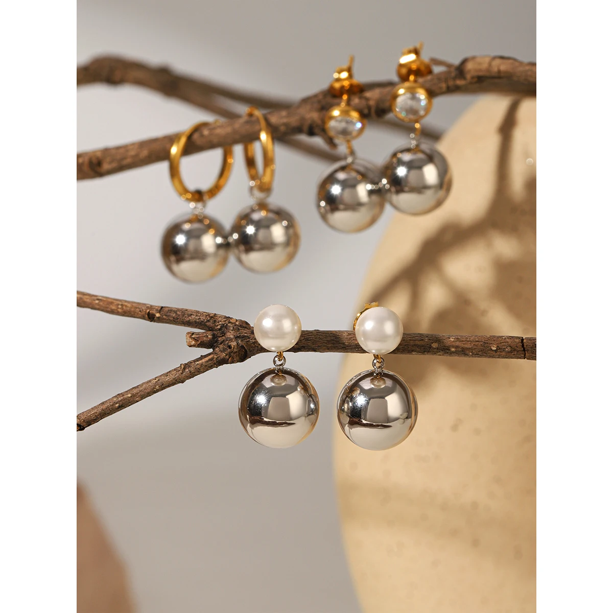 Two Tone Ball Drop Earrings For Women 18K Gold Plated Stainless Steel Hoop Stud Waterproof Trendy Fashion Jewelry Gift
Two Tone Ball Drop Earrings For Women 18K Gold Plated Stainless Steel Hoop Stud Waterproof Trendy Fashion Jewelry Gift