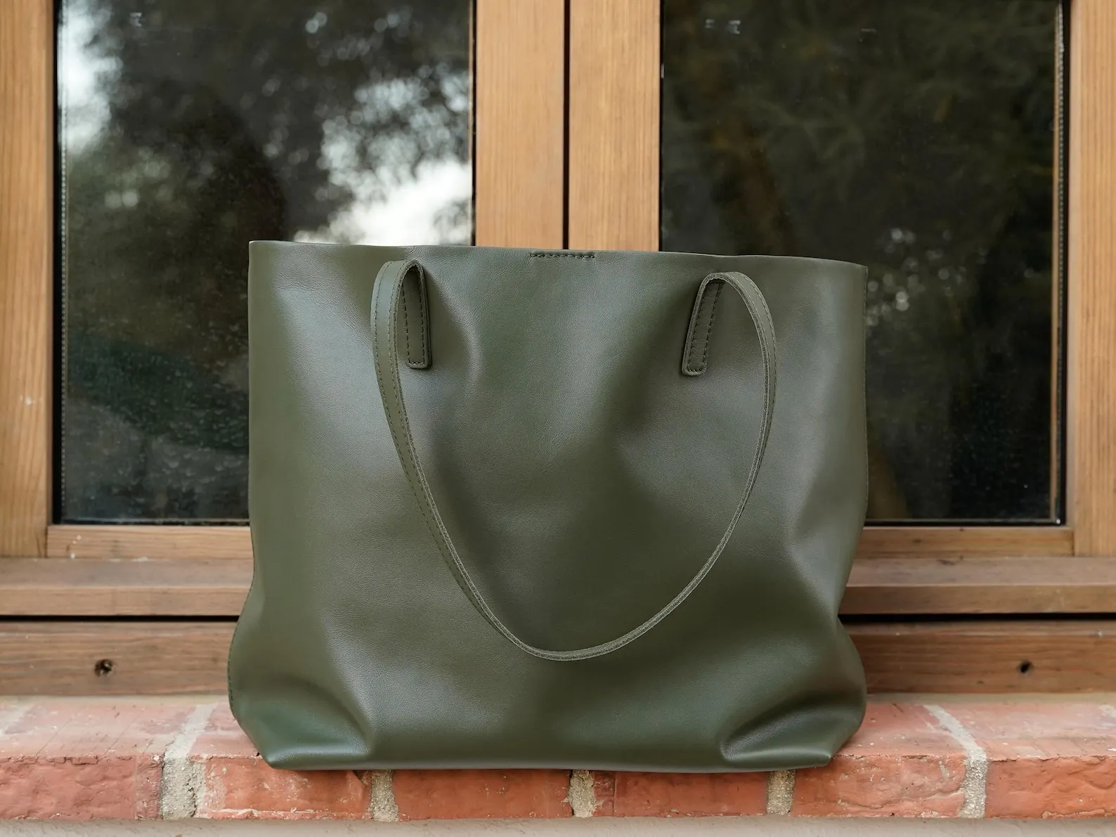 NGGU Women's Luxury Leather Tote Bag - Designer Large Capacity Shoulder Bag
NGGU Women's Luxury Leather Tote Bag - Designer Large Capacity Shoulder Bag