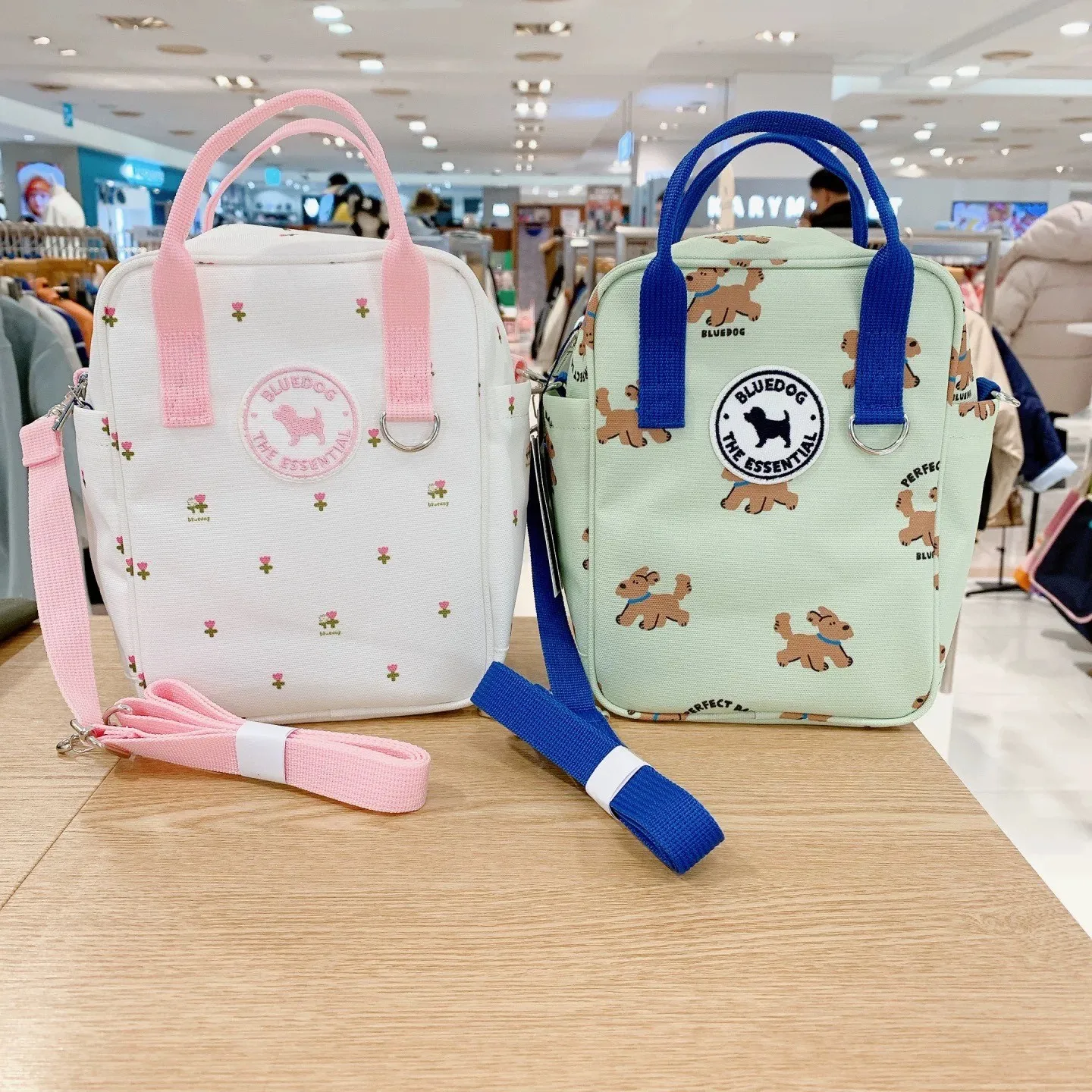 Kids Blue Dog Print Crossbody Bag 2026 New Casual Tote Handbag for Boys Girls 15*10*20cm
Kids Blue Dog Print Crossbody Bag 2026 New Casual Tote Handbag for Boys Girls 15*10*20cm