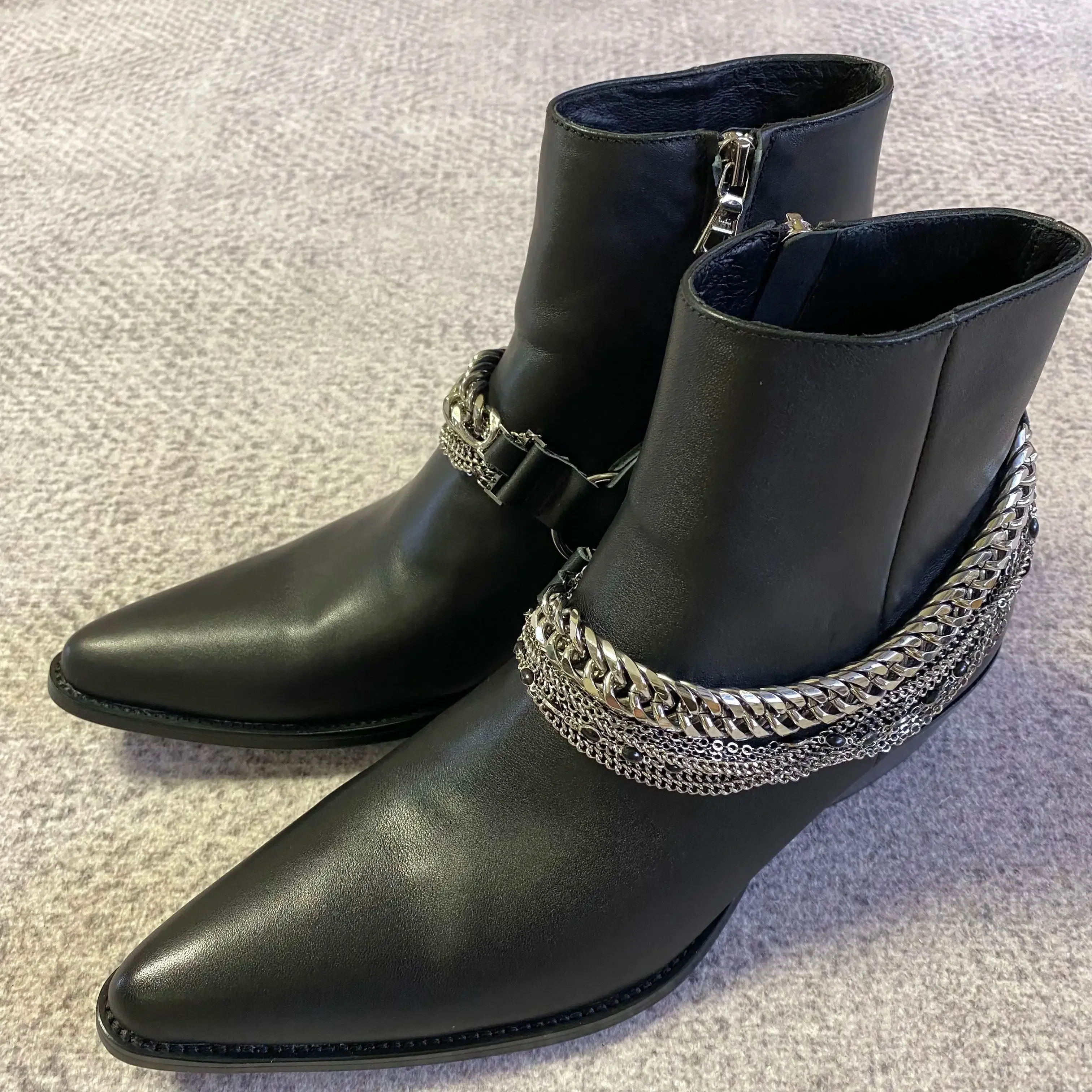 Customized Made Soft Black Genuine Leather Pionted Toe Sliver Tassel Chain Denim Slim Fit wedge ankle Boots
Customized Made Soft Black Genuine Leather Pionted Toe Sliver Tassel Chain Denim Slim Fit wedge ankle Boots