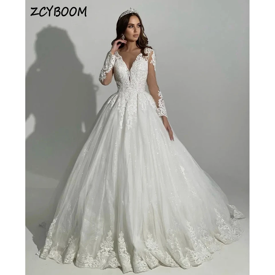 Customized Shiny V-Neck Lace Appliques Wedding Dress 2025 A-Line Floor Length Sweep Train Lace Up Custom Made Bridal Gown
Customized Shiny V-Neck Lace Appliques Wedding Dress 2025 A-Line Floor Length Sweep Train Lace Up Custom Made Bridal Gown